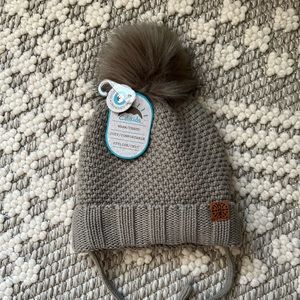 NWT - Calikids - baby winter hat. Size 9-18 months